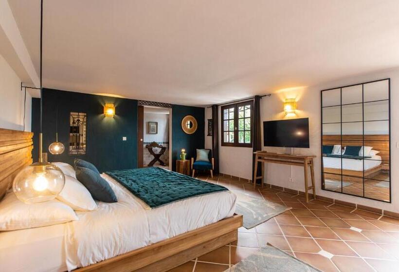 اتاق لوکس با تخت بزرگ, The Paradise Peak Adults Only