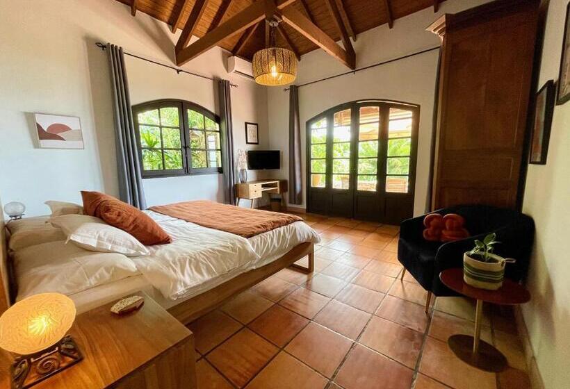 اتاق لوکس با تخت بزرگ, The Paradise Peak Adults Only