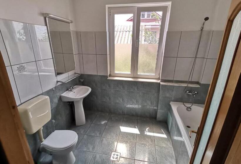 سوییت, Vila Cristal Costinesti