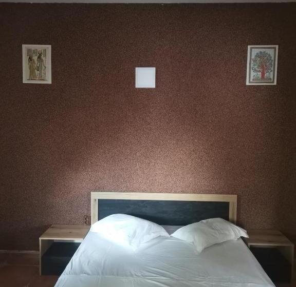 سوییت, Vila Cristal Costinesti