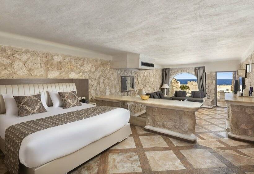 اتاق لوکس با چشم‌انداز دریا, Pickalbatros Citadel Resort Sahl Hasheesh