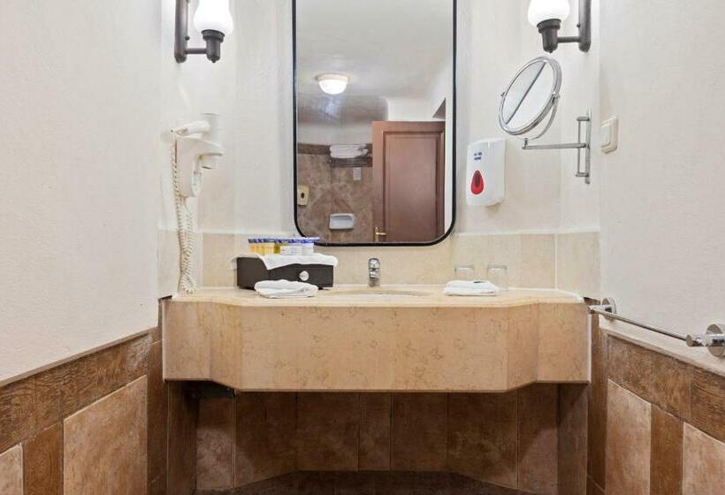 اتاق سه نفره دلوکس با چشم‌انداز دریا, Pickalbatros Citadel Resort Sahl Hasheesh
