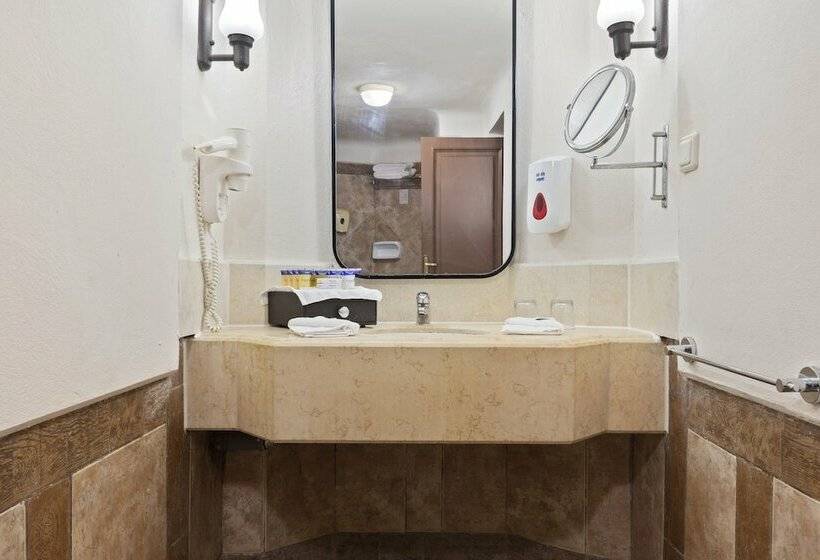 اتاق سه نفره دلوکس با چشم‌انداز دریا, Pickalbatros Citadel Resort Sahl Hasheesh