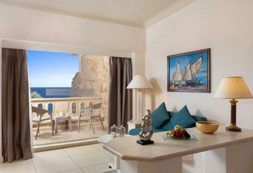 اتاق سوپریور با چشم‌انداز دریا, Pickalbatros Citadel Resort Sahl Hasheesh