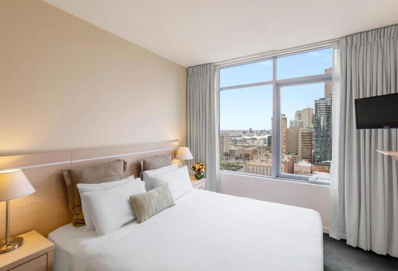 스탠다드 스튜디오, Oaks Melbourne On Lonsdale Suites