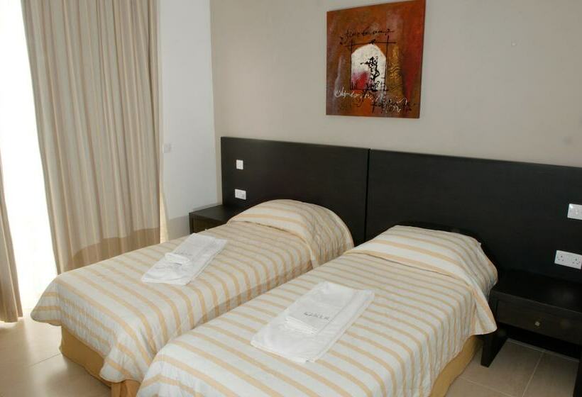 Люкс 3 Спальни, Capital Coast Resort And Spa
