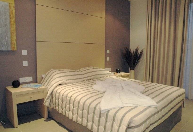 Люкс Superior 2 Спальни, Capital Coast Resort And Spa
