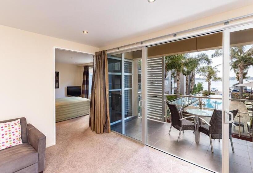 Апартаменты 2 Спальни Вид на Море, Edgewater Palms Apartments
