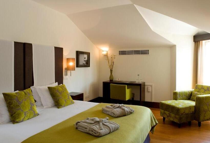 Quarto Familiar, Lusitano