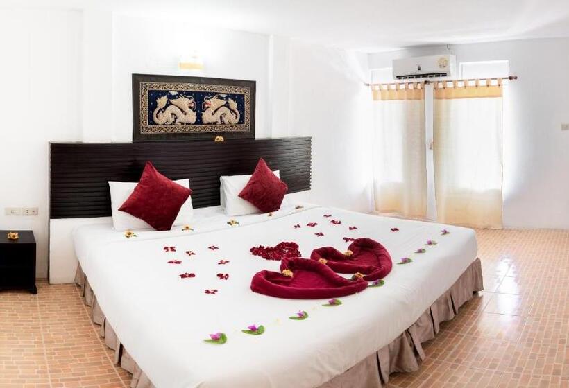 اتاق لوکس با چشم‌انداز, The Palace Aonang Resort