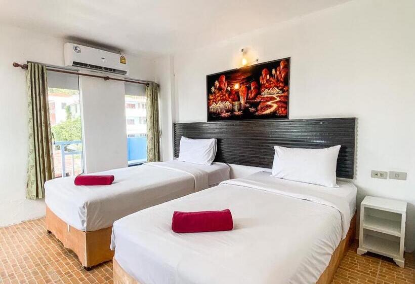 اتاق سوپریور با چشم‌انداز شهر, The Palace Aonang Resort