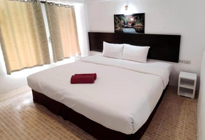 اتاق سوپریور با چشم‌انداز شهر, The Palace Aonang Resort