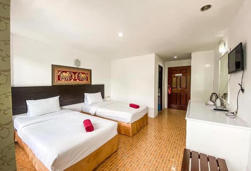 اتاق سوپریور با چشم‌انداز شهر, The Palace Aonang Resort