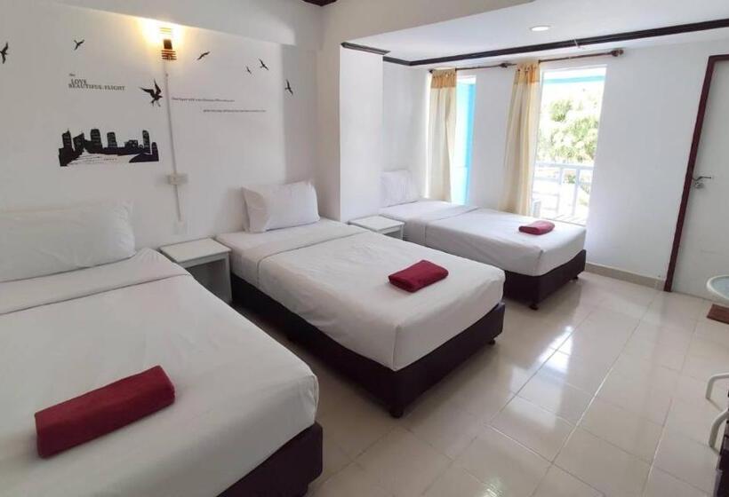 اتاق استاندارد سه نفره, The Palace Aonang Resort
