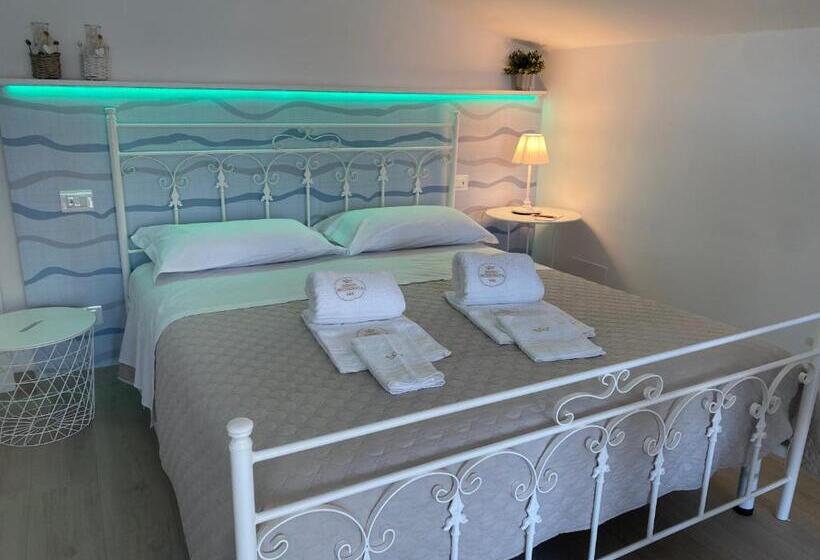 اتاق لوکس سه تخته, Borgo Incoronata B&b