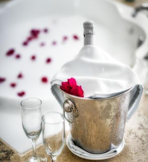 اتاق لوکس با تخت بزرگ, Dco Suites Lounge & Spa