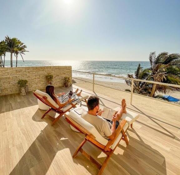 اتاق لوکس با تخت بزرگ, Dco Suites Lounge & Spa