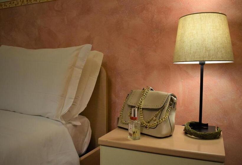اتاق استاندارد یک نفره, Hostel Il Tetto