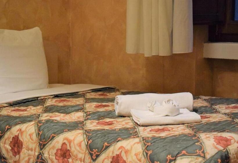 اتاق استاندارد یک نفره, Hostel Il Tetto