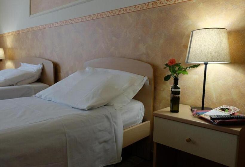 اتاق استاندارد, Hostel Il Tetto