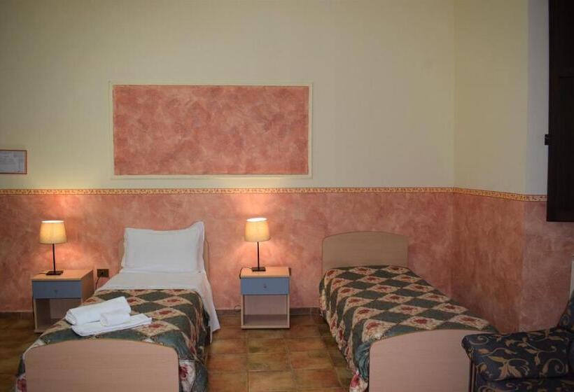 اتاق استاندارد چهار تخته, Hostel Il Tetto