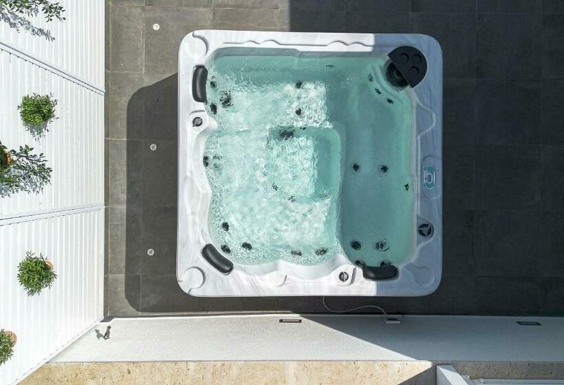 Люкс Повышенной Комфортности, Acquarò Suite Jacuzzi