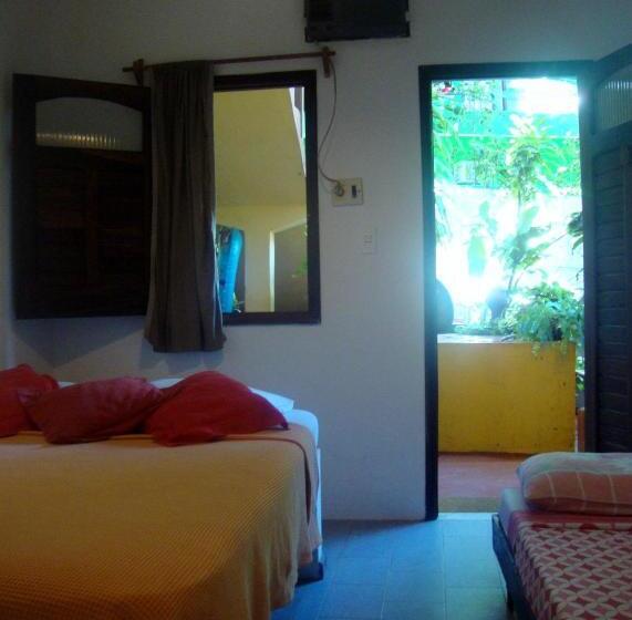 Quarto Triplo Standart, Pousada Caravelas