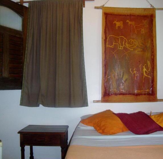 Quarto Triplo Standart, Pousada Caravelas
