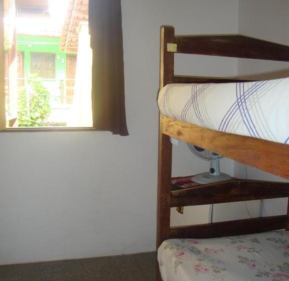 Quarto Quádruplo Standard, Pousada Caravelas