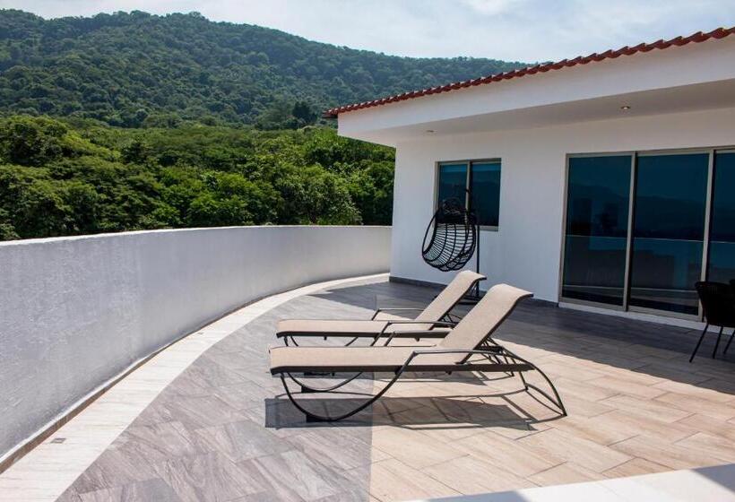 آپارتمان 1 خوابه با تراس, La Loma Suites