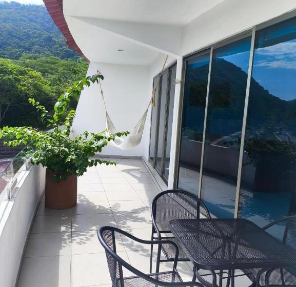 سوییت, La Loma Suites