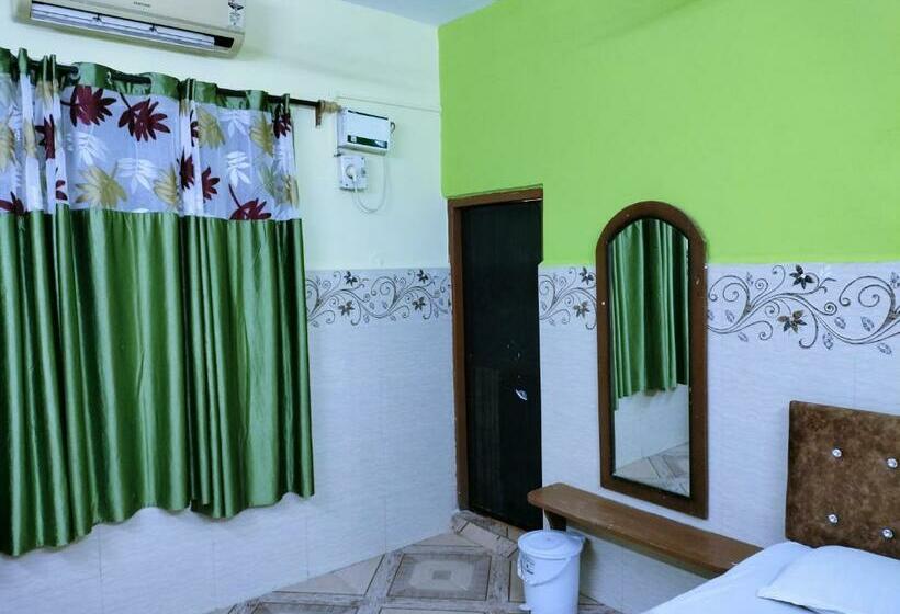 اتاق لوکس, Colva Beach Xaviers Guest House
