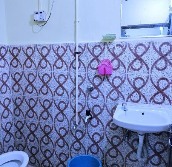 اتاق لوکس, Colva Beach Xaviers Guest House