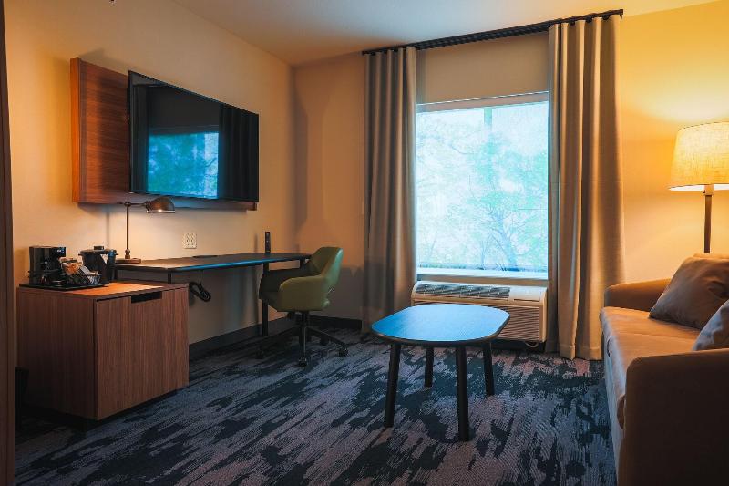 Люкс Кровать Кинг, Fairfield Inn & Suites Marquette