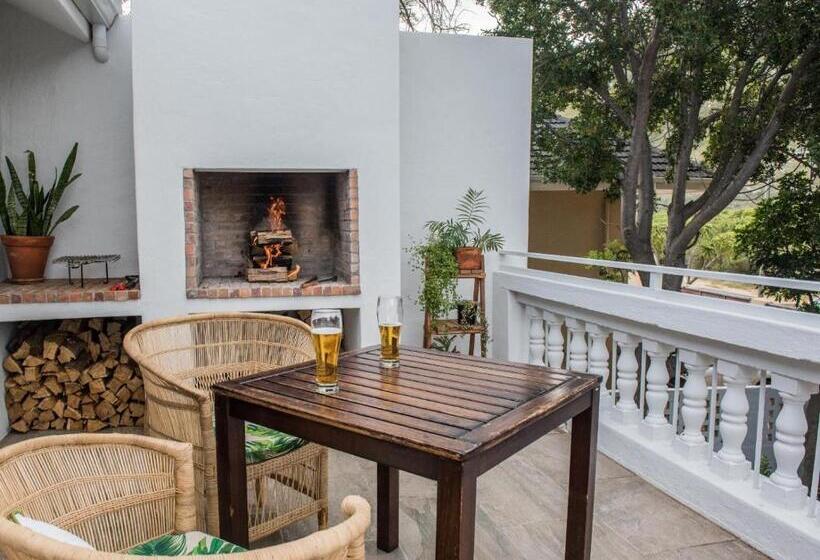 اتاق استاندارد, Ridge House