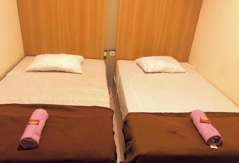 Номер Стандарт, Kangen Yogya Homestay Malioboro Mitra Reddoorz