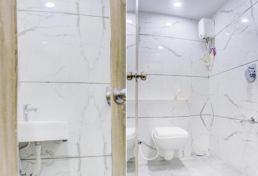 اتاق استاندارد, Oyo 79075 Safal Rooms