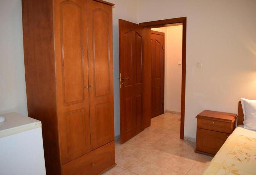 Apartamento 2 Dormitórios, Family Hotel Chris