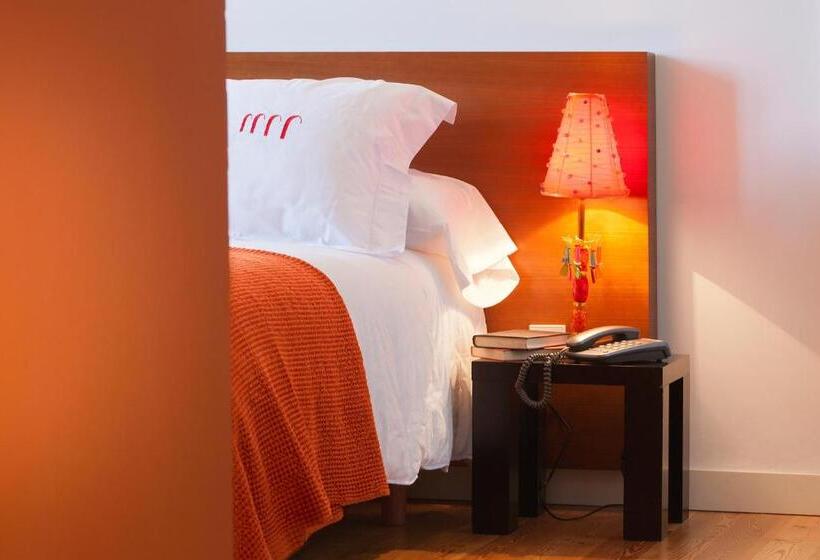 Quarto Triplo Estandar, Hospederia De Alesves