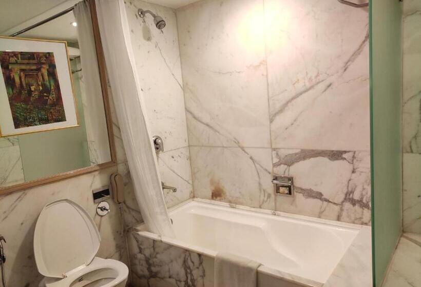 سوییت, Pride Plaza Hotel, Ahmedabad