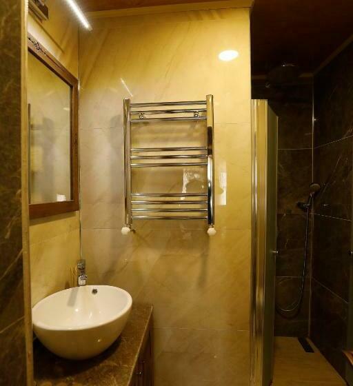 اتاق لوکس, Ada Cave Suites