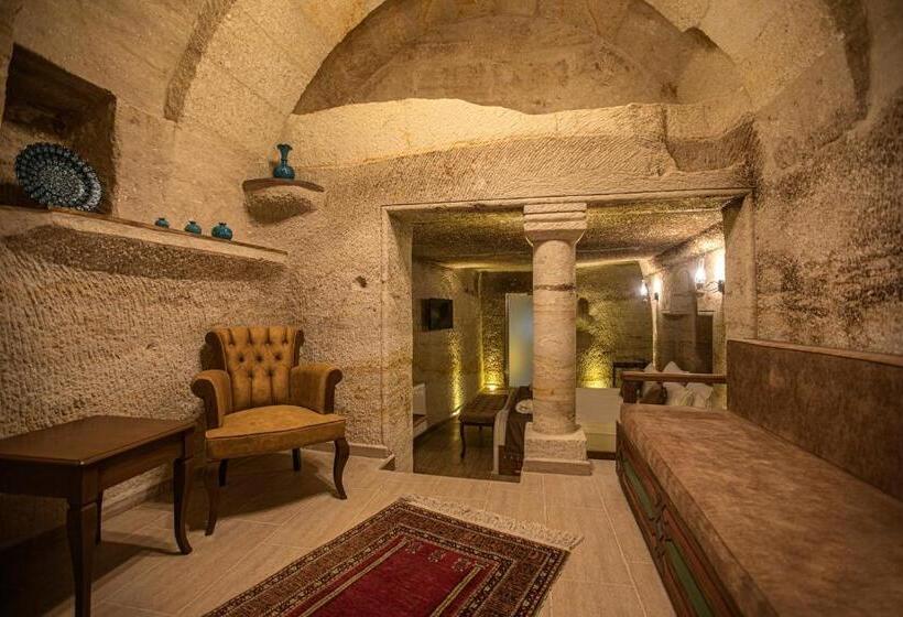 سوییت لوکس, Ada Cave Suites