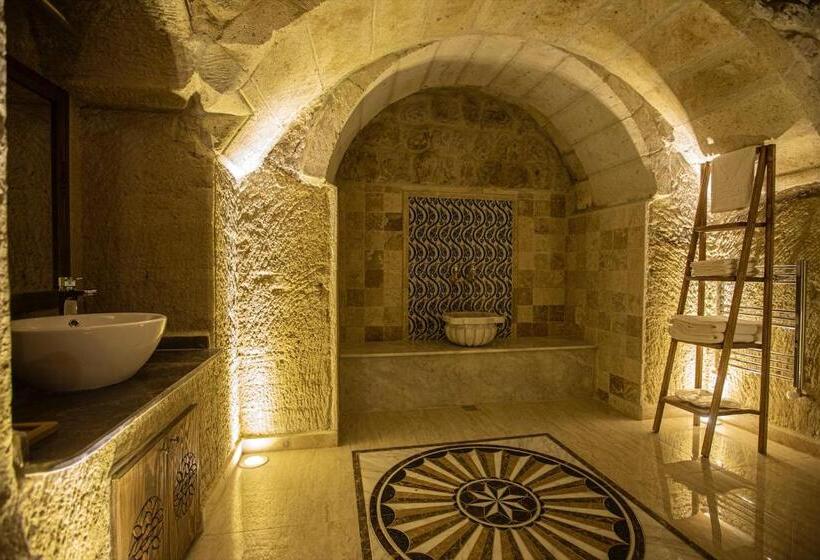 سوییت لوکس, Ada Cave Suites