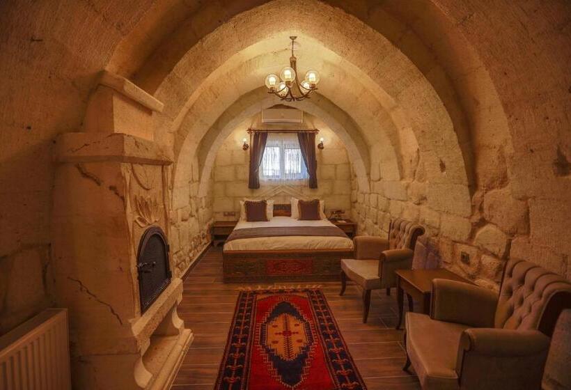 سوییت سوپریور, Ada Cave Suites