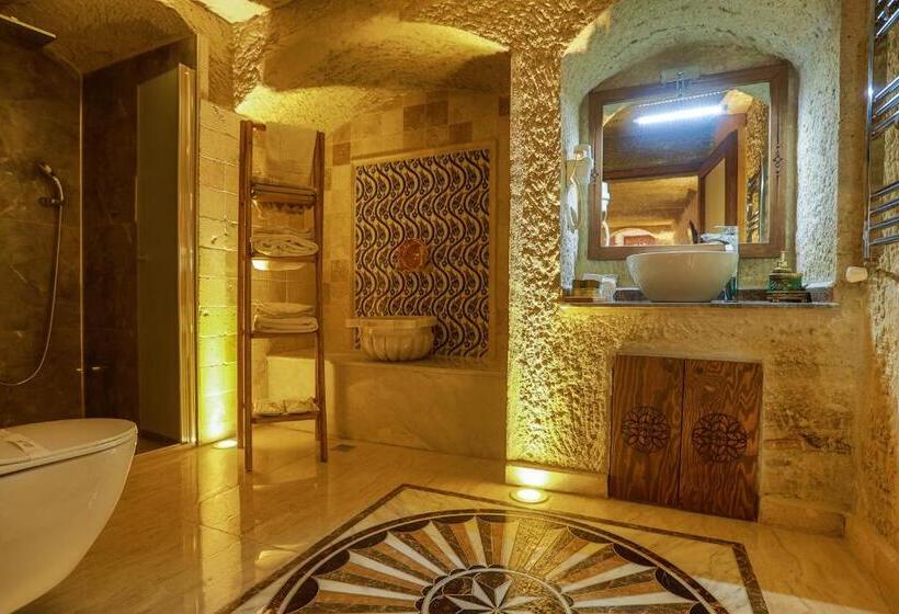 سوییت لوکس, Ada Cave Suites