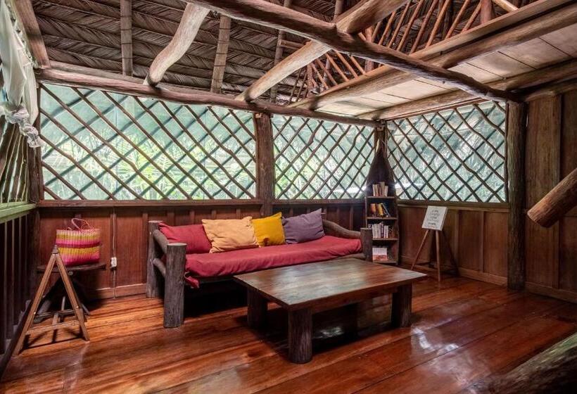 بانگلوی استاندارد, El Hotelito Perdido