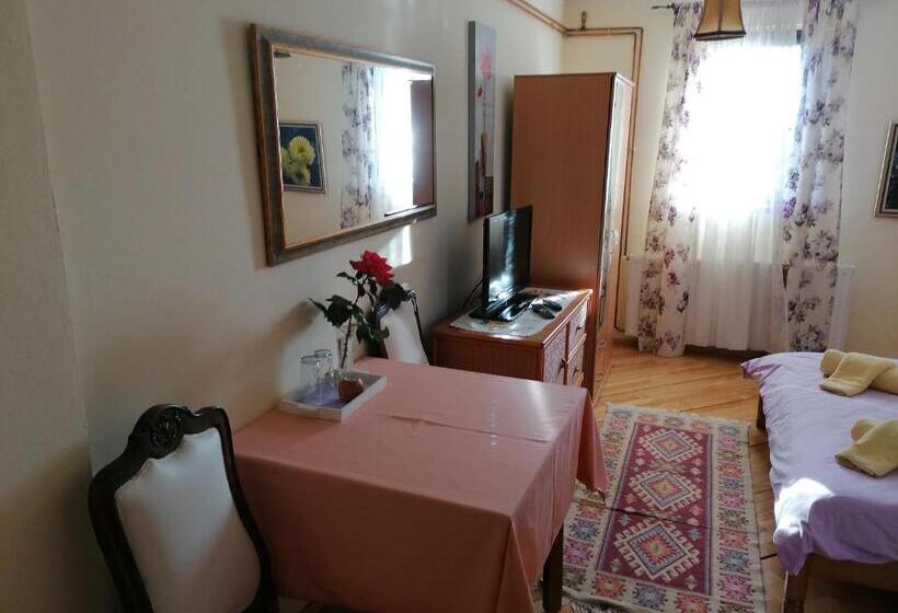 标准间, House Izvor