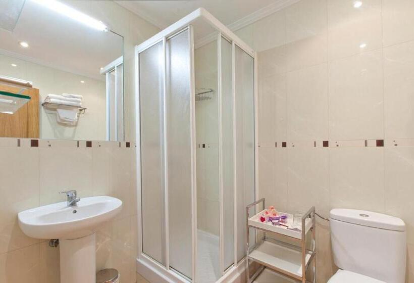اتاق استاندارد سه نفره, Luz Madrid Rooms