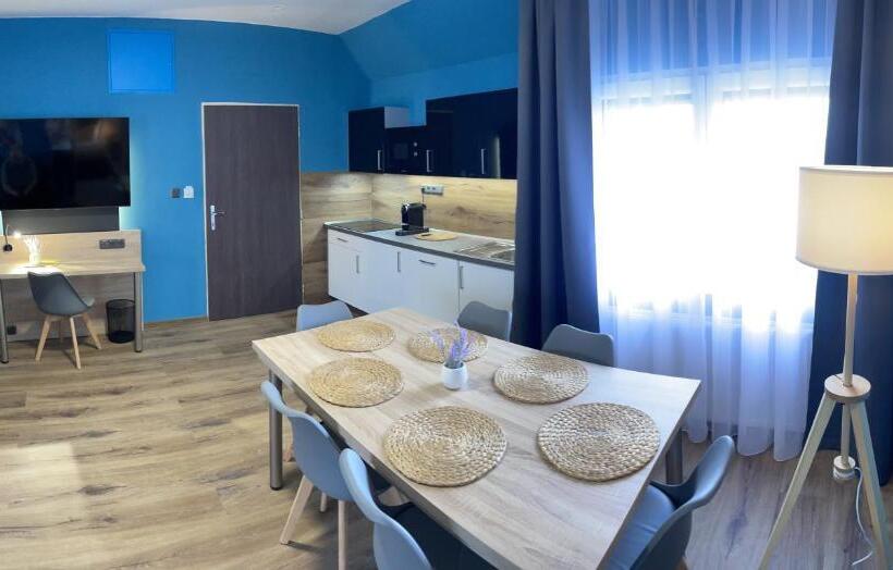 Family Suite, Benica