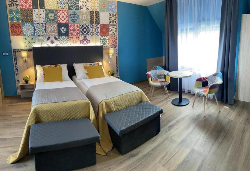 Family Suite, Benica